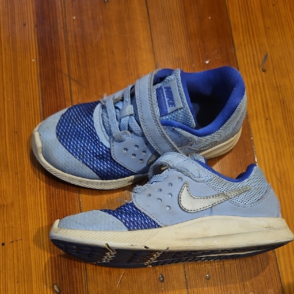 Nike Kids Light Blue and Navy Sneakers
